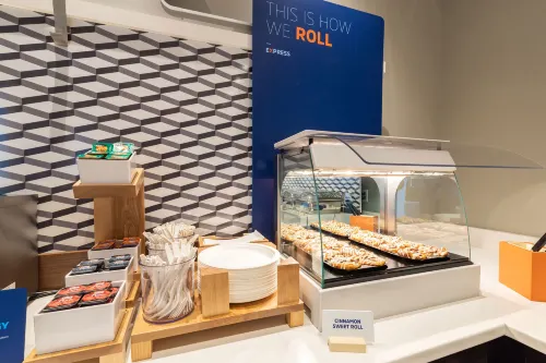 Holiday Inn Express & Suites Pasadena - Los Angeles Restauration Photos