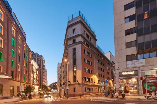 Generator Madrid À proximité de l'hôtel Photos