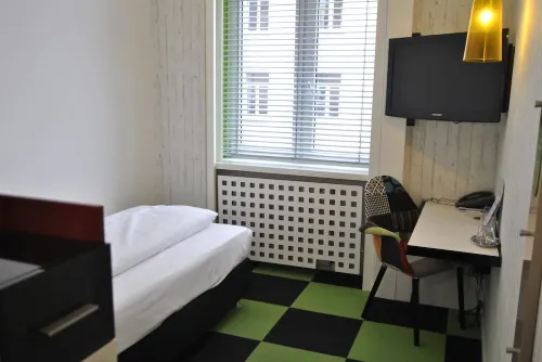 Hotel Cristall - Frankfurt City Zimmer Photos