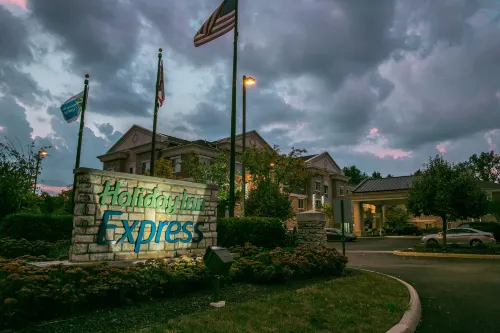 Holiday Inn Express Columbus - Dublin Exterior Photos