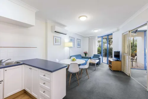 Oaks Gold Coast Calypso Plaza Suites Photos