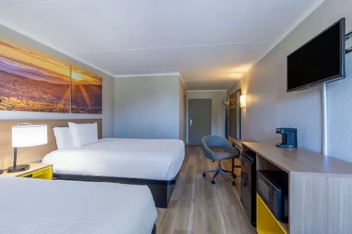 Days Inn & Suites by Wyndham Fort Bragg/Cross Creek Mall Rooms Photos