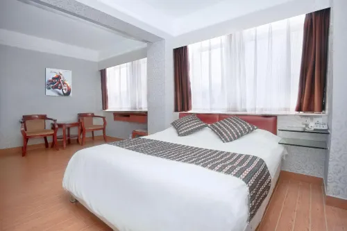 Holiday Hotel Photos