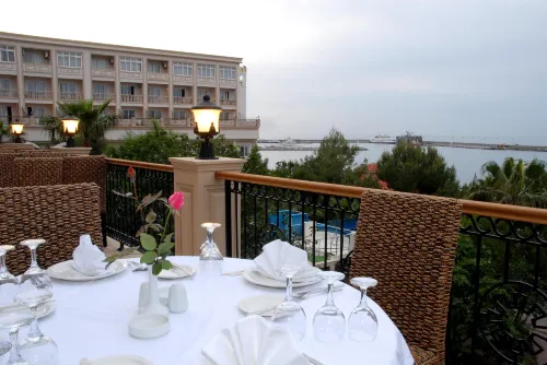 Oscar Resort Hotel Dining Photos