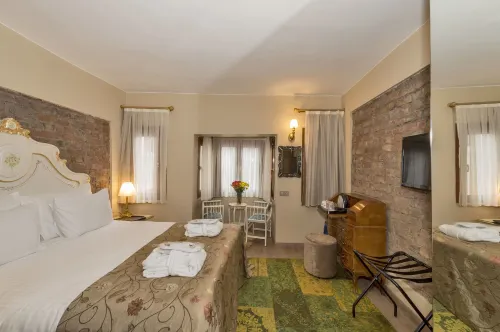 By Murat Royal Hotel Galata Zimmer Photos
