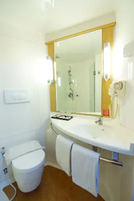 Ibis Surabaya City Center Kamar Photos