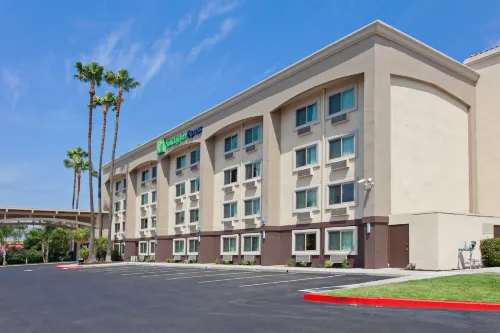 Holiday Inn Express San Bernardino - Colton Extérieur Photos