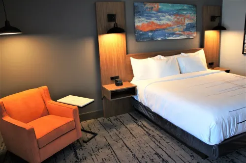 La Quinta Inn & Suites by Wyndham Marysville Rooms Photos