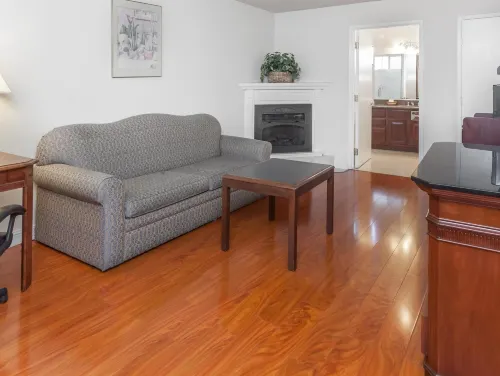 Days Inn & Suites by Wyndham Sunnyvale Photos