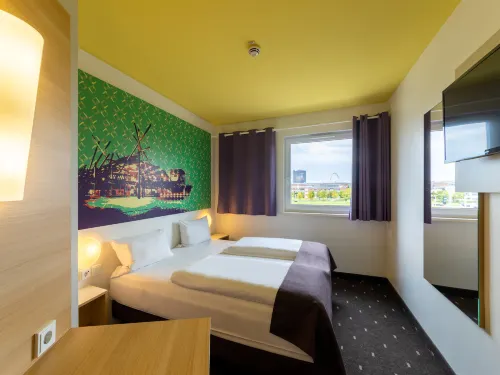 B&B HOTEL Oberhausen am Centro Rum Photos