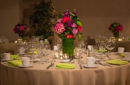 DoubleTree by Hilton Irvine Spectrum Dining Photos