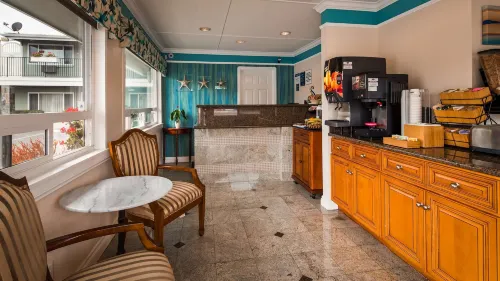 Best Western Tradewinds Restauration Photos
