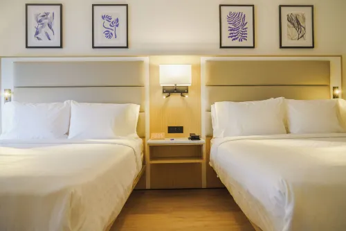 Ocean Sky Hotel & Resort Zimmer Photos