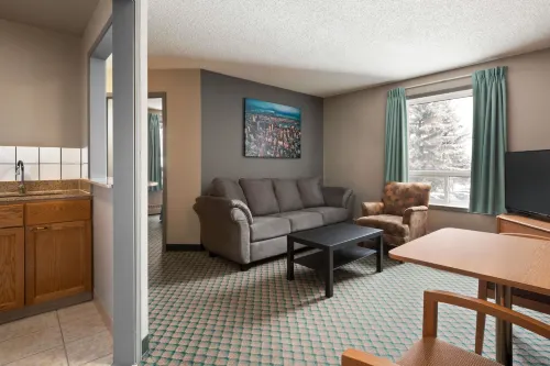 Travelodge by Wyndham Edmonton Airport Photos