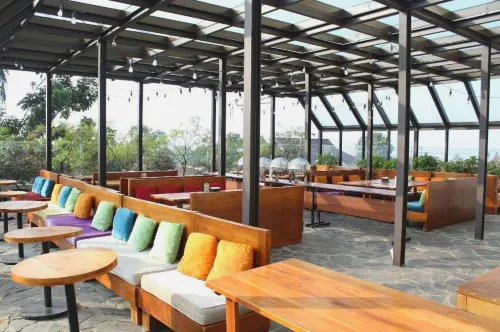 Balcony Hotel Sukabumi Public Areas Photos