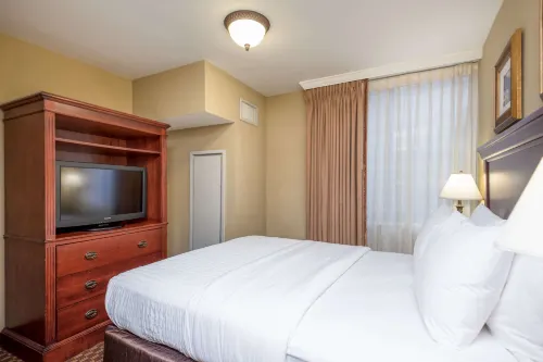 Clarion Collection Hotel Arlington Court Suites Photos