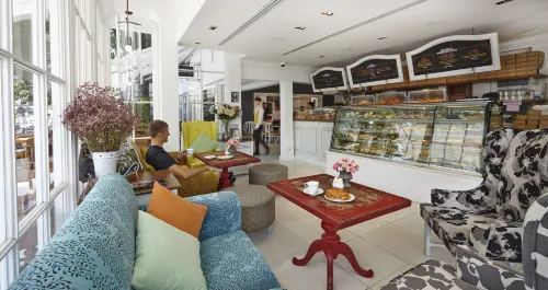Woodlands Hotel and Resort Pattaya Restauration Photos