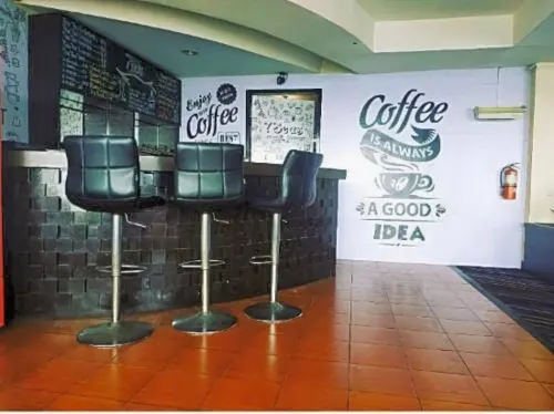 Hotel Marlin Pekalongan managed by DAFAM Loisirs et amusements Photos