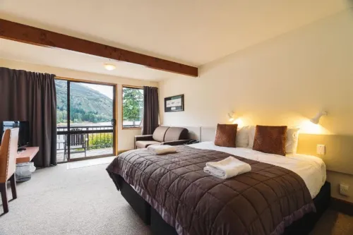 Hawea Hotel Photos