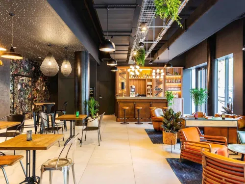 ibis Styles Puteaux Paris La Défense Espaces publics Photos