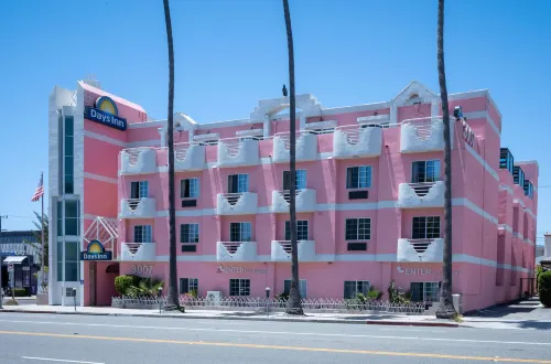 Days Inn by Wyndham Santa Monica Exterior Photos