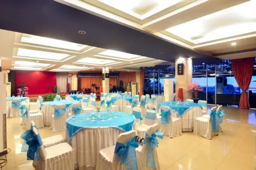 Candiview Hotel Makanan Photos