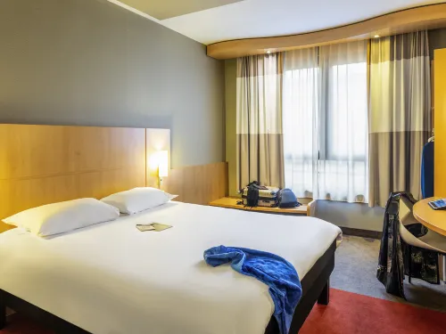 Ibis Brussels Centre Gare Midi Rooms Photos