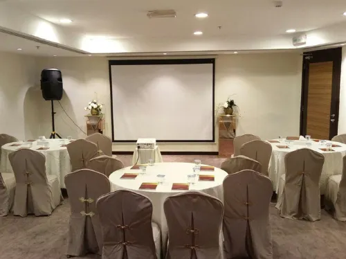 Aryana Hotel Бизнес-удобства Photos
