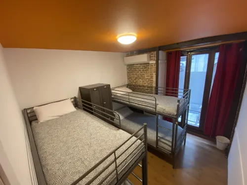 Arc House Pop Art Kamar Photos