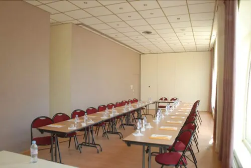 Hotelf1 Cergy Espaces Affaires Photos