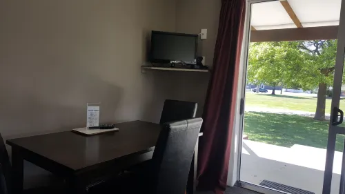 High Country Motel & Backpackers Rooms Photos