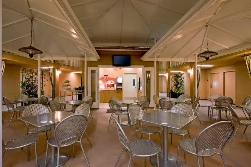 Holiday Inn Express West Los Angeles-Santa Monica Featured Photos