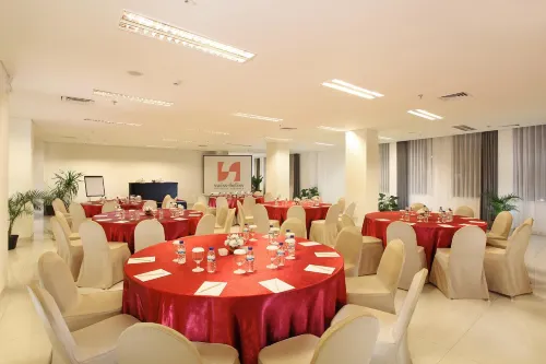 Swiss-Belinn Tunjungan, Surabaya Fasilitas Bisnis Photos