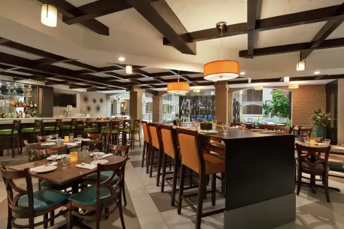 Embassy Suites by Hilton Arcadia-Pasadena Area Restauration Photos