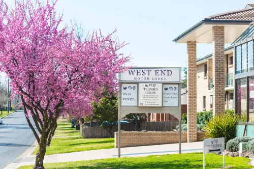 West End Motor Lodge Exterior Photos