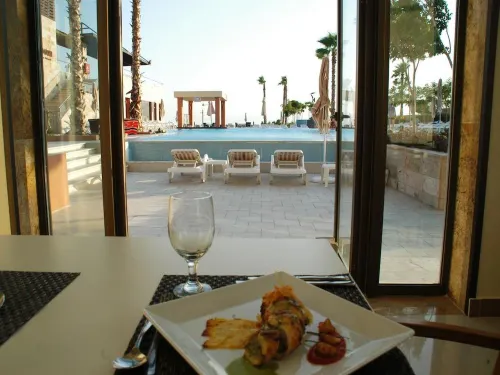 Ramada Resort Dead Sea Ristorazione Photos