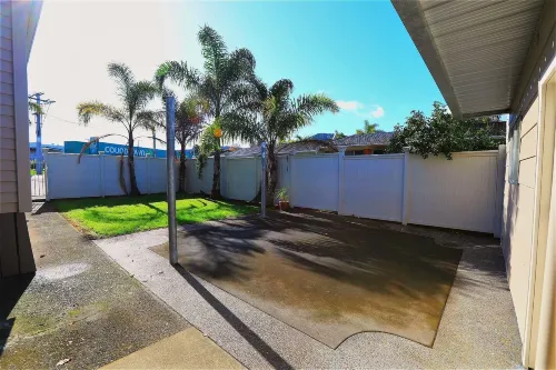 Regent Residential Villa Exterior Photos