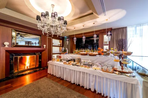 Hotel Century Restauration Photos