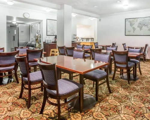 Quality Inn Yosemite Valley Gateway Dining Photos