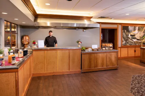 Crowne Plaza Lake Placid Dining Photos