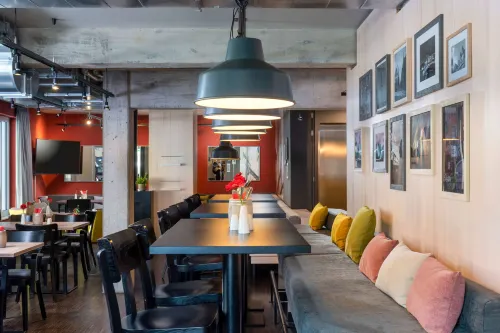Vienna House Easy by Wyndham Bremen Restauration Photos