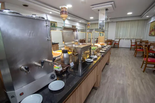Hotel Golden Park Curitiba by Nacional Inn Ristorazione Photos