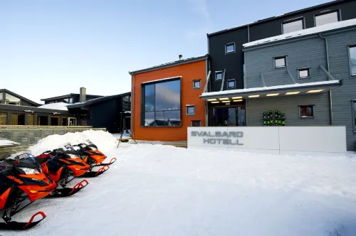 Svalbard Hotell | Polfareren Exterior Photos