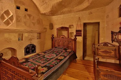 Travel Inn Cave Hotel Photos