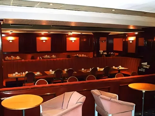 Hotel Lily Dining Photos