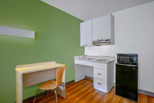 Motel 6 Tallahassee, FL - Downtown Rooms Photos