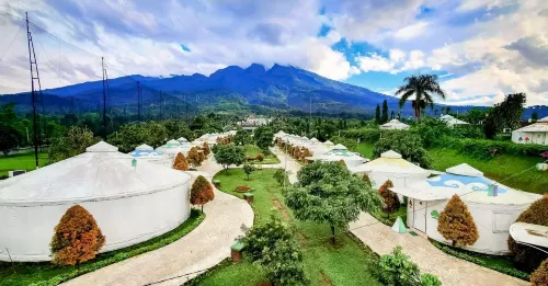 The Highland Park Resort Bogor Kamar Photos