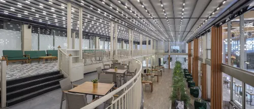 Nirvana Cosmopolitan Hotel - Convention & Sports Center Espaces publics Photos