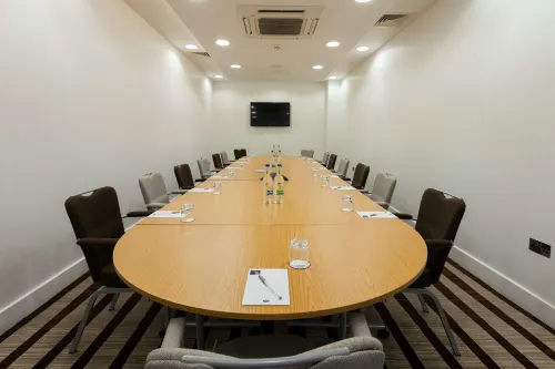 Hampton by Hilton London Gatwick Airport Business Facilities Photos