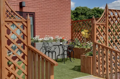 Best Western Plus Milford Hotel Exterior Photos